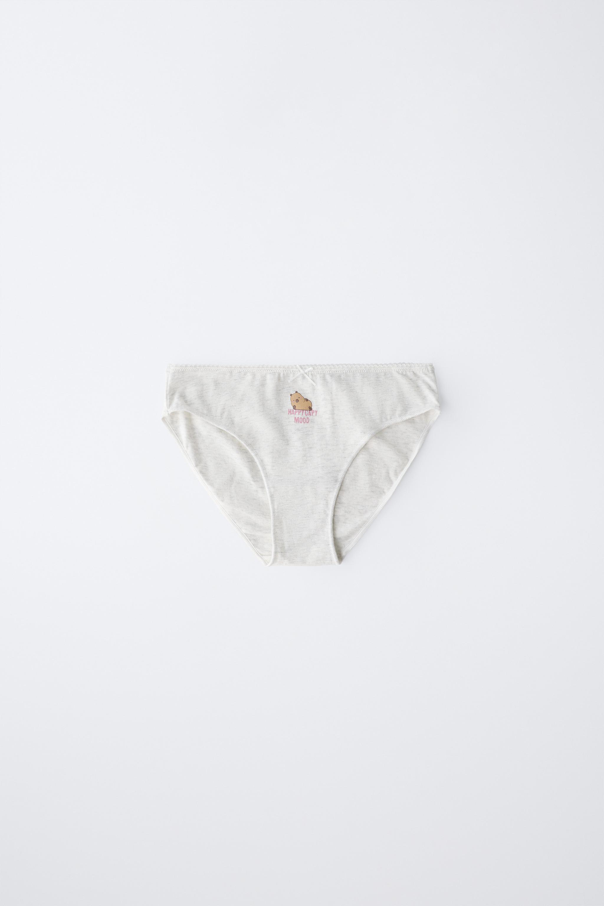 AGES 6-14 / THREE-PACK OF CAPYBARA CAPYFUN © UNDERWEAR